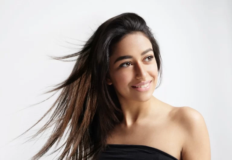 ¿Se puede decolorar el cabello negro? Te contamos la verdad